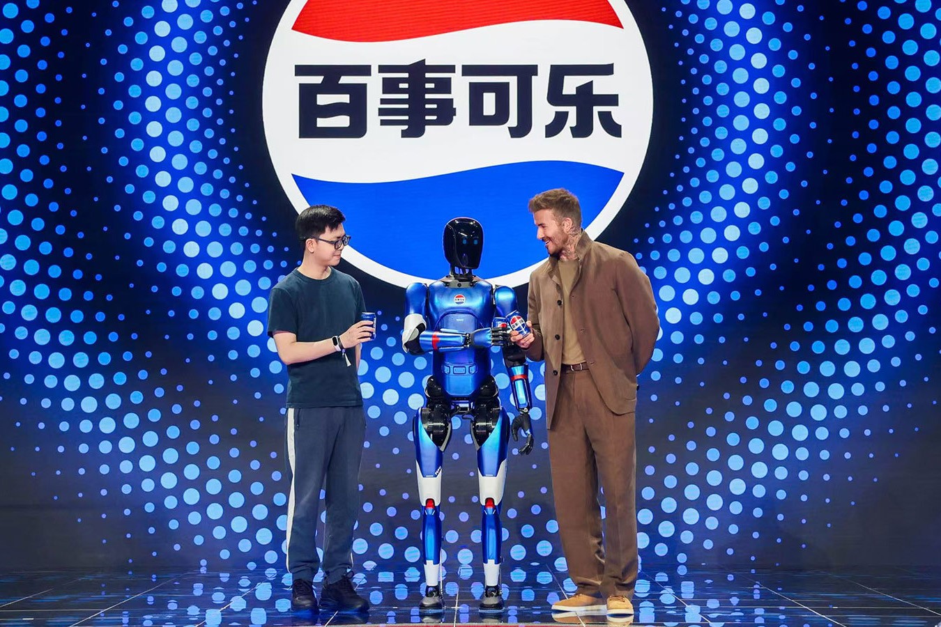 艾弗森ballbet机器人携手百事中国共创“百事蓝宝” 共燃渴望新章